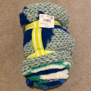American Eagle throw blanket. NWT